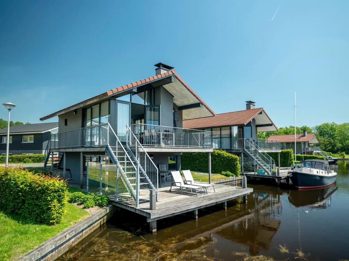 Landal Waterpark Sneekermeer Hotel Терхерне Екстериор снимка